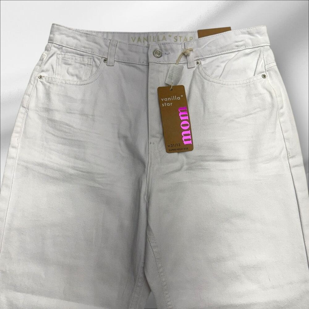 VANILLA STAR Women’s 31 White SUPER HIGH RISE Mom Jeans